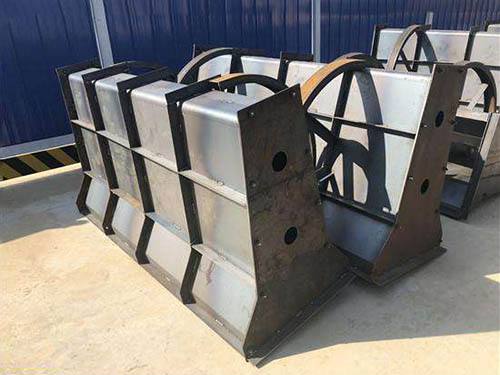 隔离墩乐鱼(中国)官方 隔离墩模具厂家