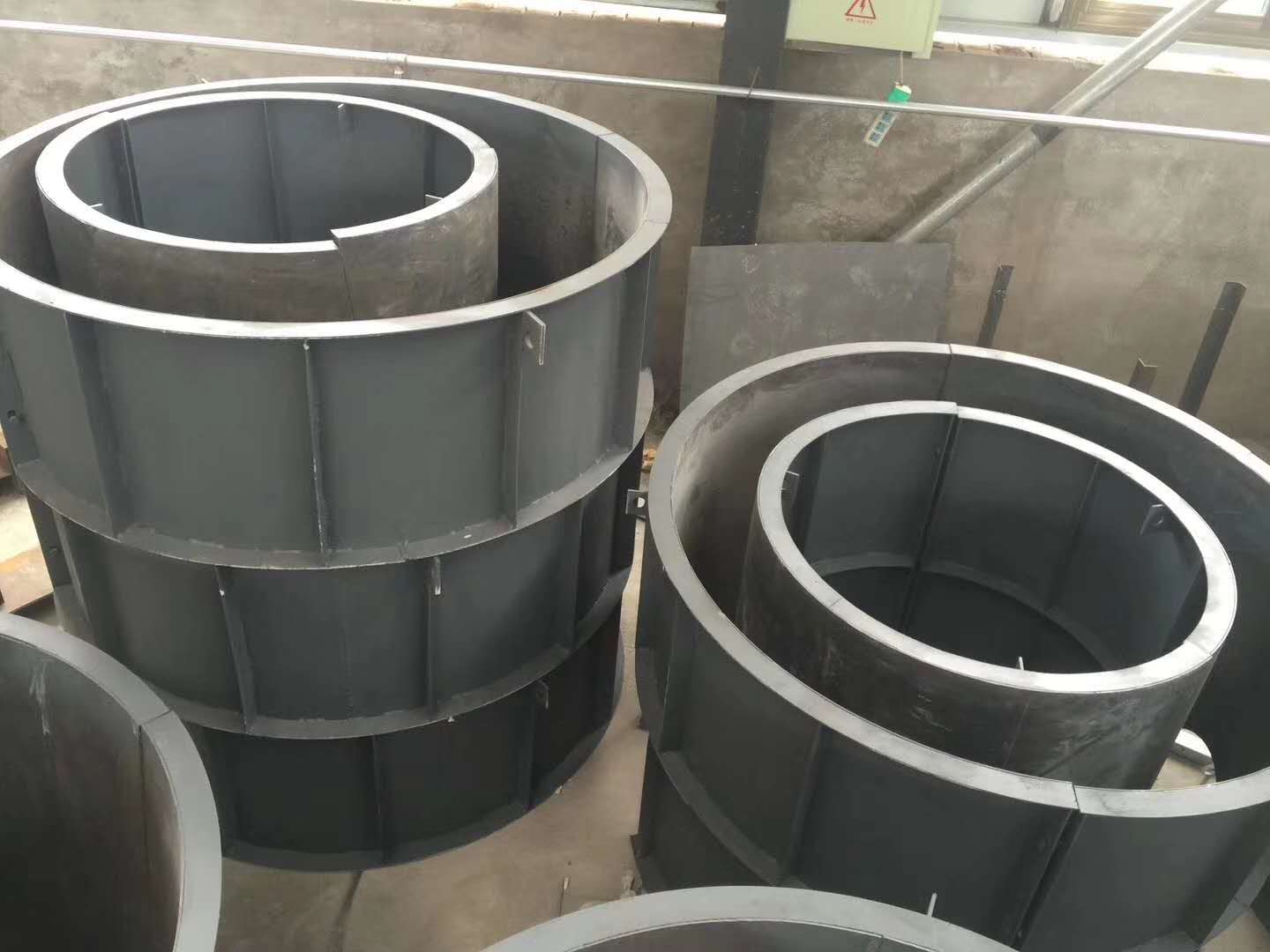 1635474122834506.jpg 圆形检查井模具.jpg