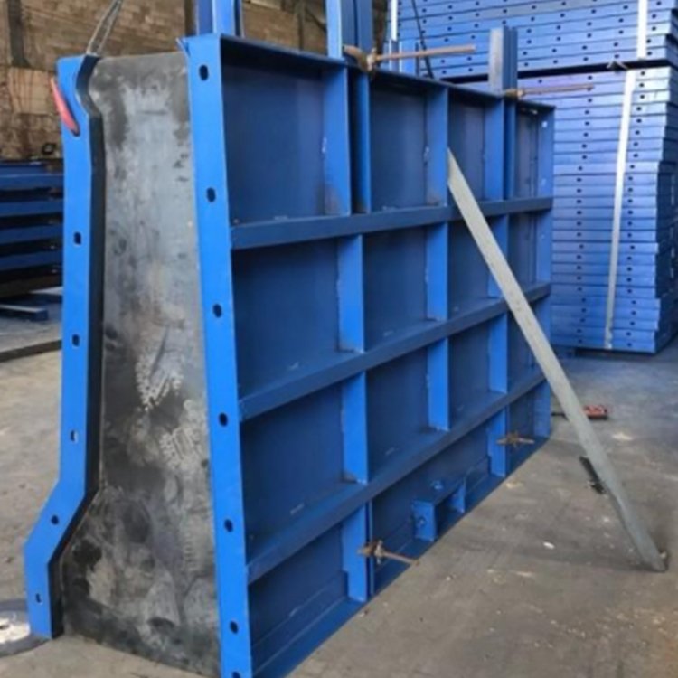 1637369916157024.jpg 桥梁防撞墙钢模板3.jpg