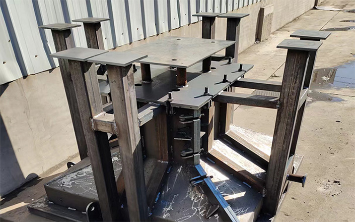 1679959562478880.jpg 基础墩模具4.jpg